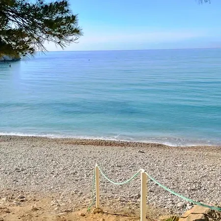 Divino Luc, Frente A La Cala Raco Del Corb *